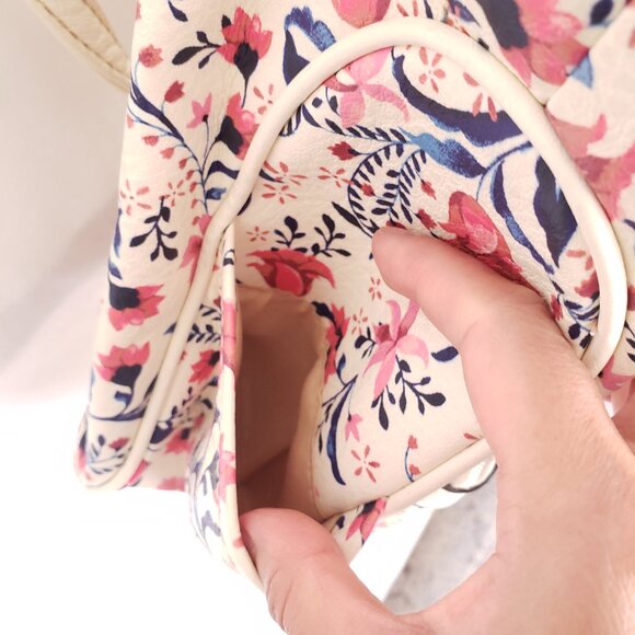 Woman White Multicolor Floral Many Pockets Zipper Medium Size Backpack Bag - Picture 14 of 16